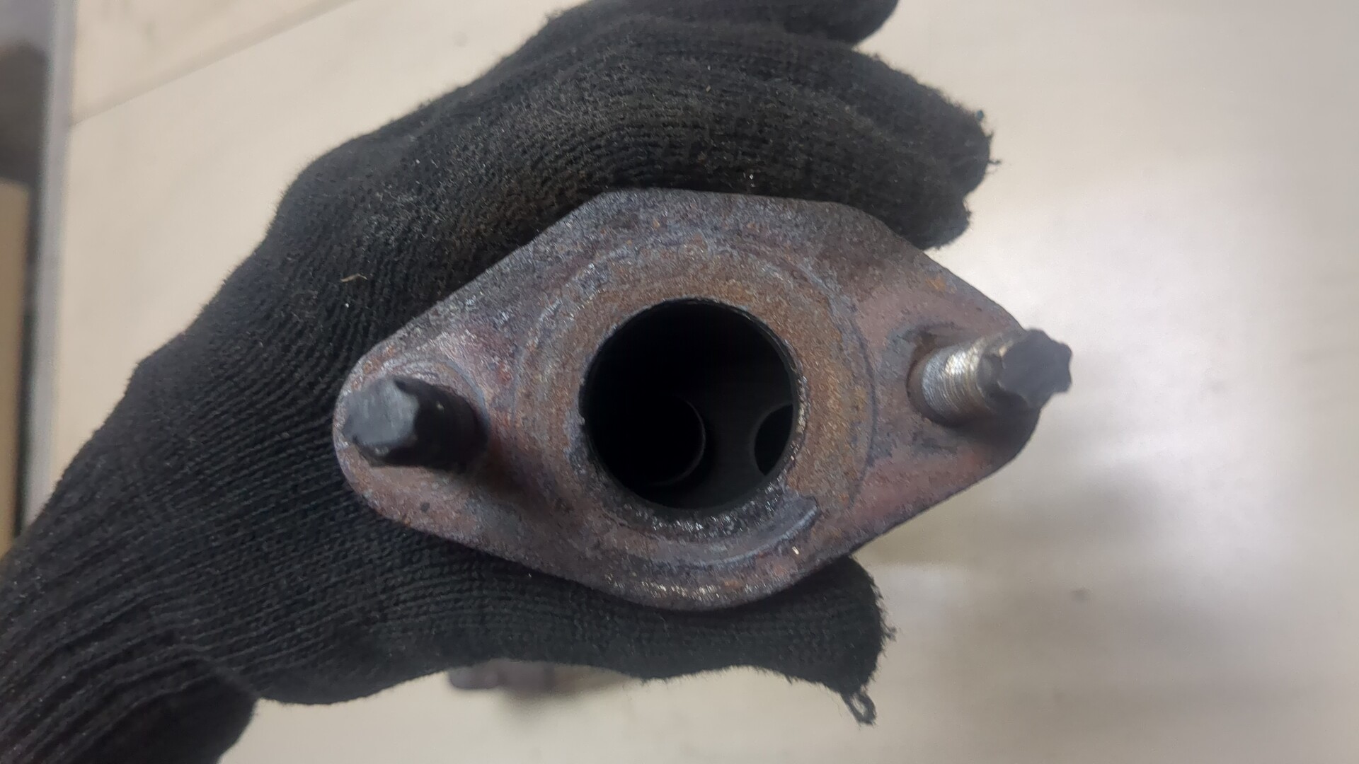 Тройник вентиляции картерных газов