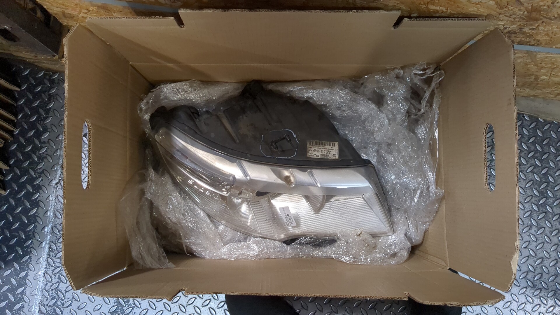 Фара правая