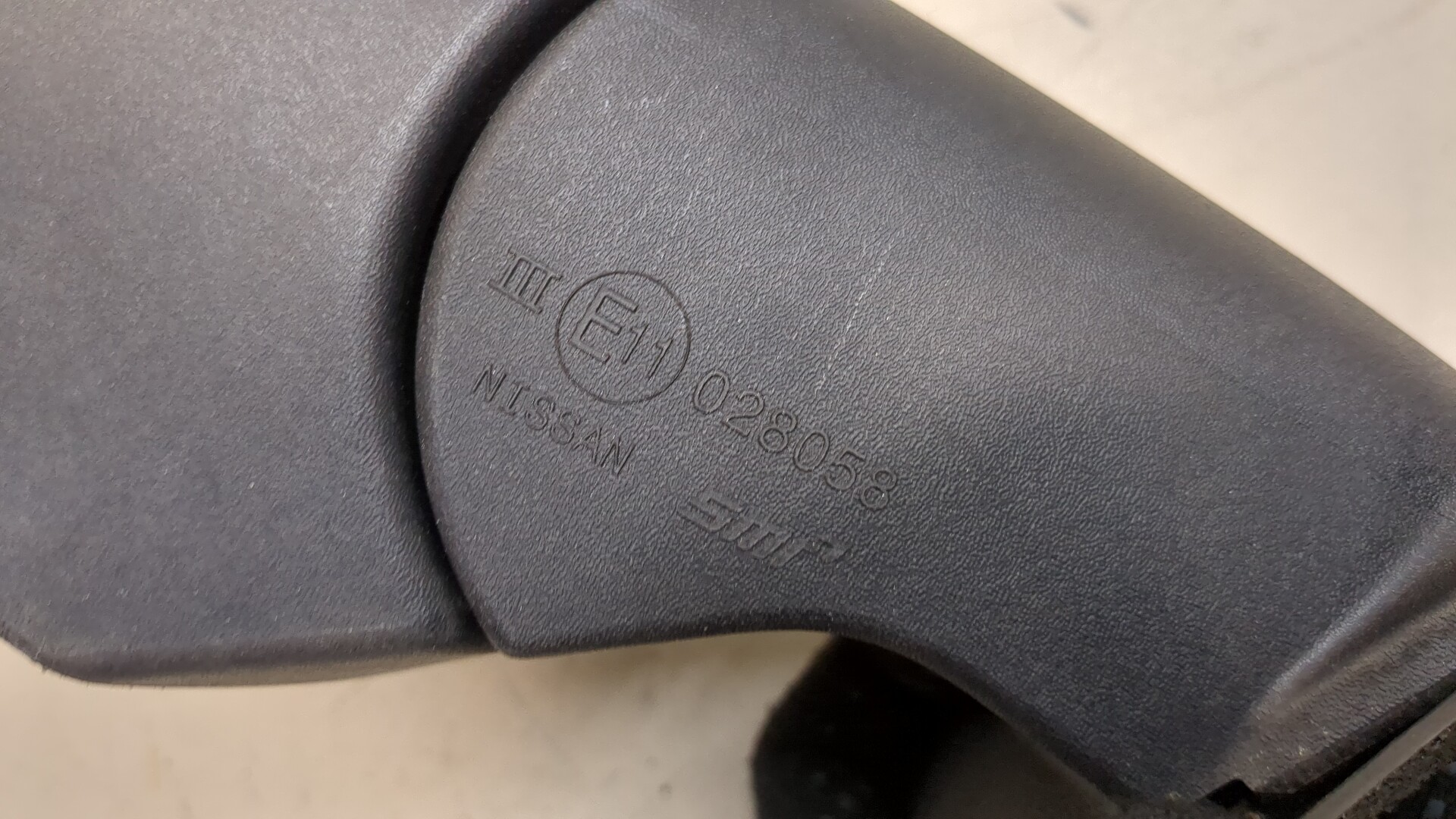 Зеркало правое электрическое