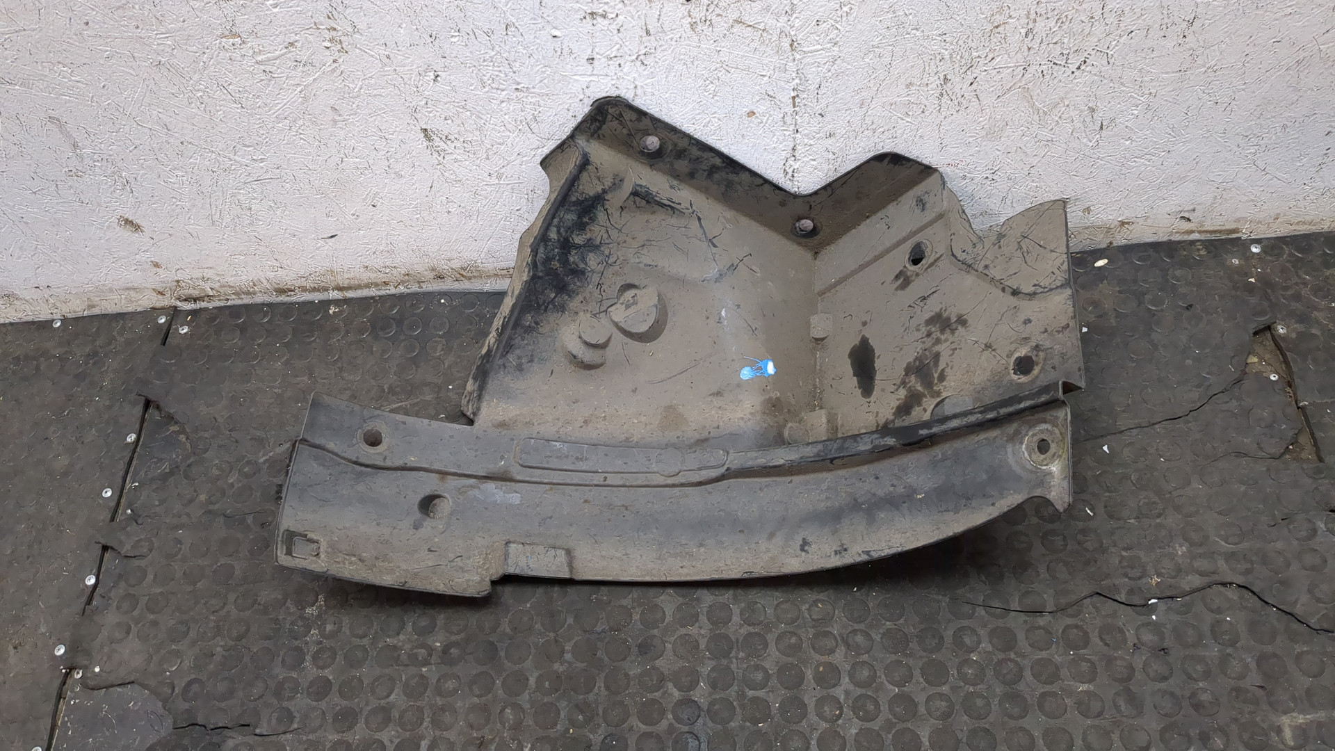 Локер передний правый