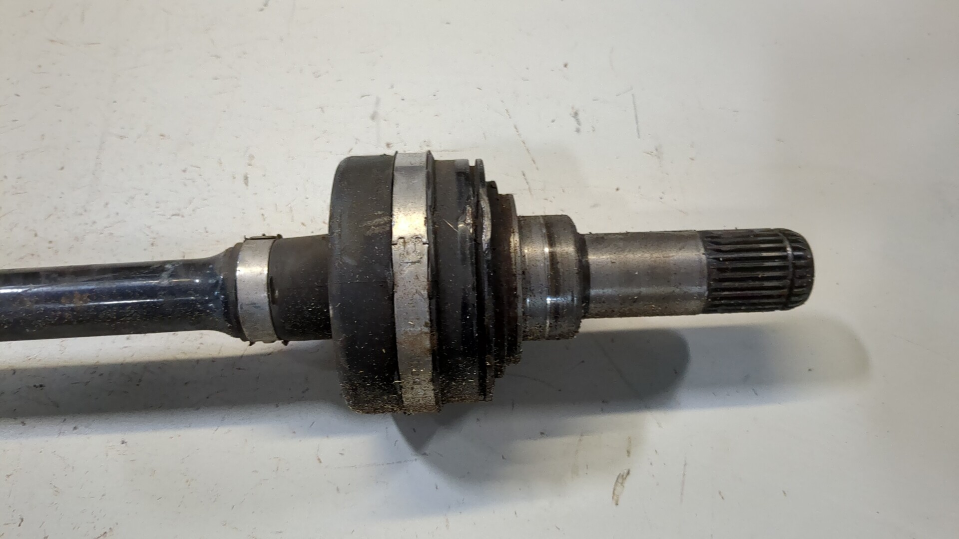 Полуось задняя левая