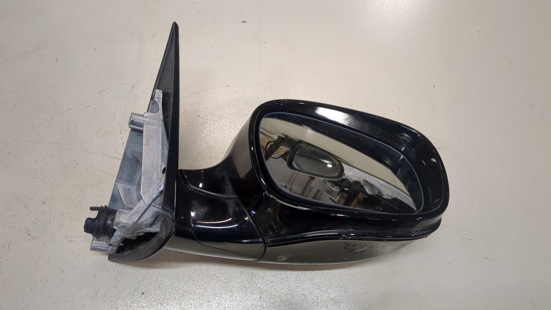 Зеркало правое электрическое