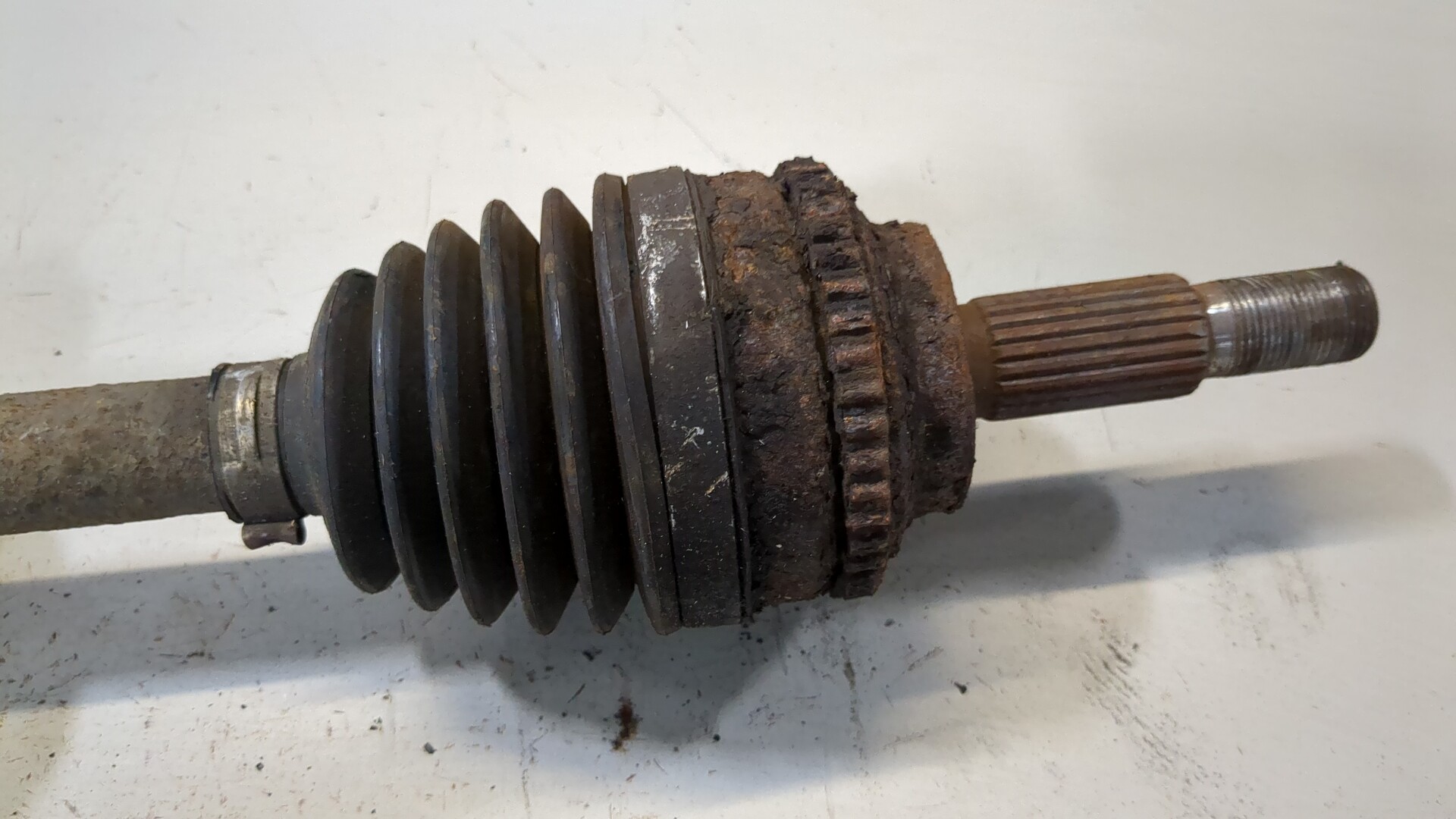 Полуось передняя правая