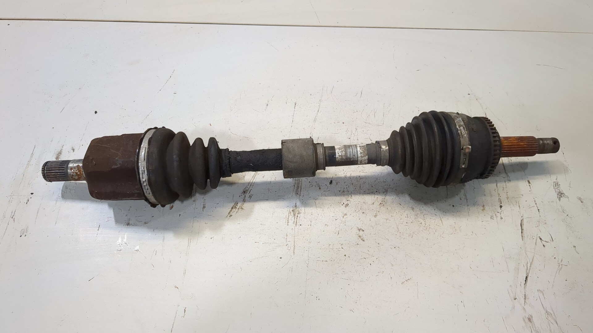 Полуось передняя левая