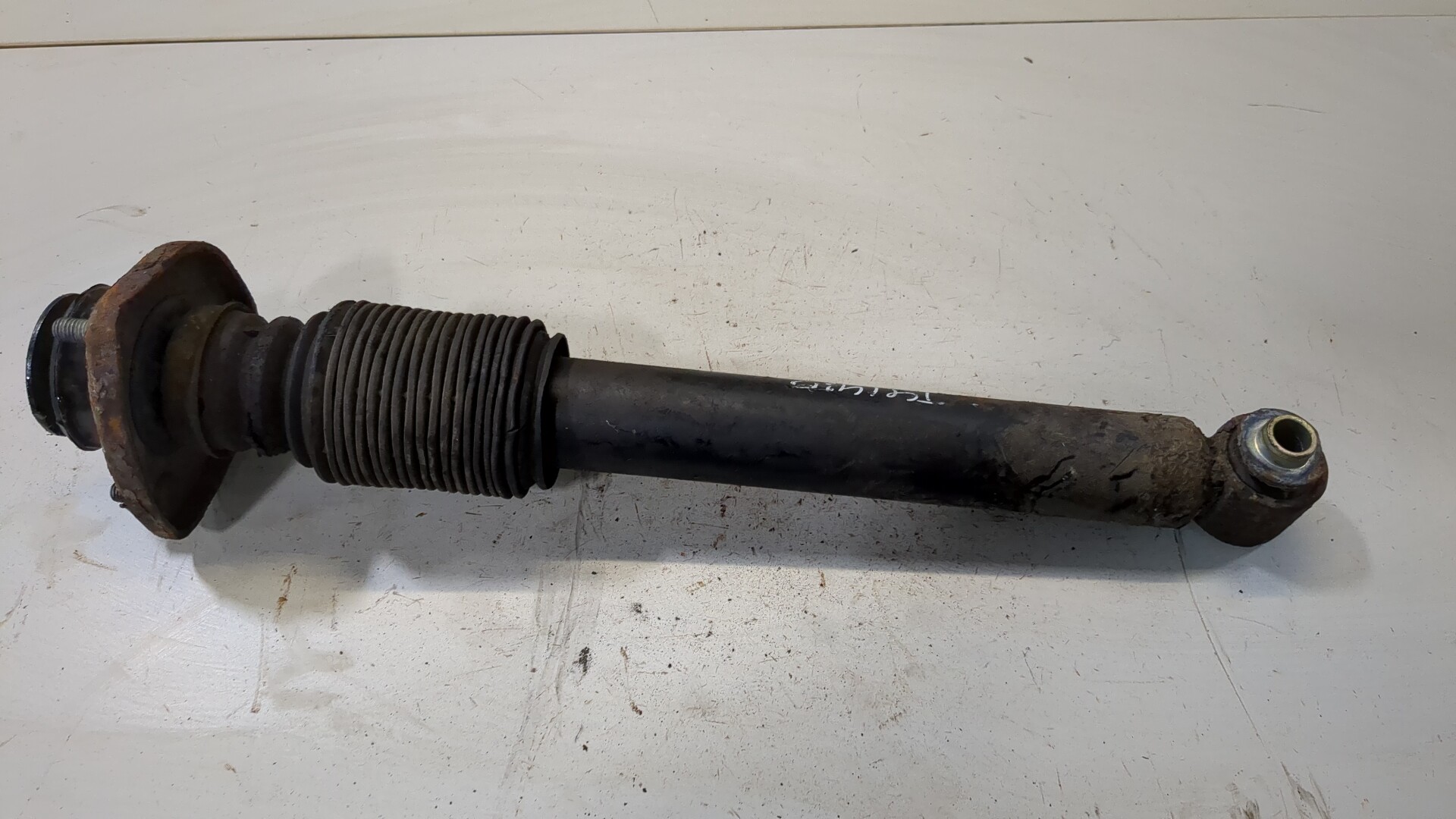 Амортизатор задний (стойка)