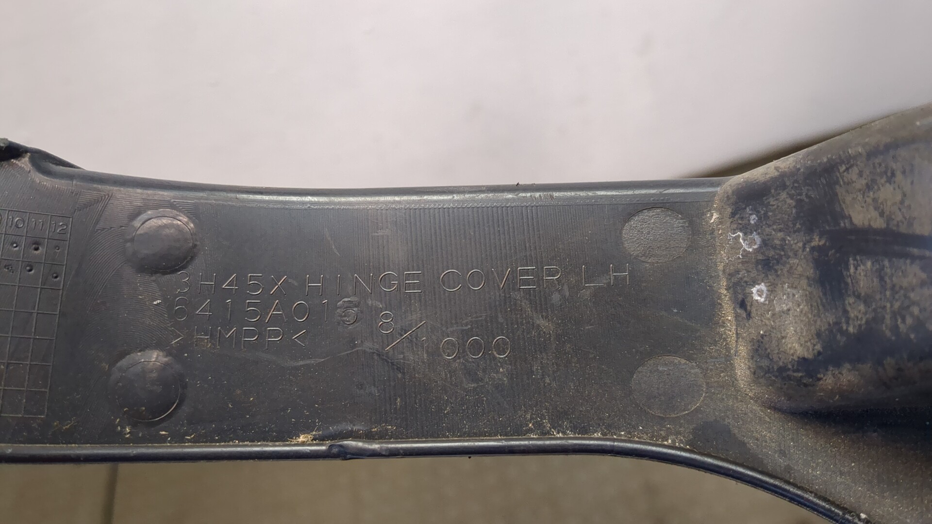 Кронштейн заднего бампера левый