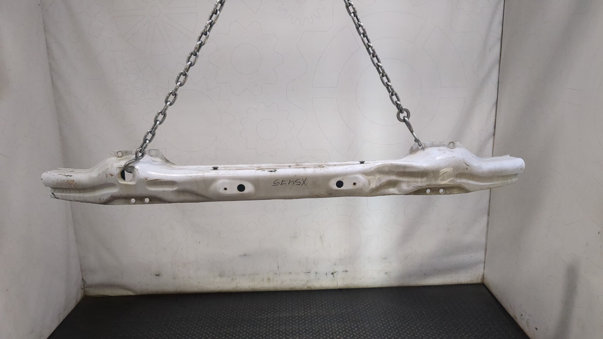 Усилитель переднего бампера