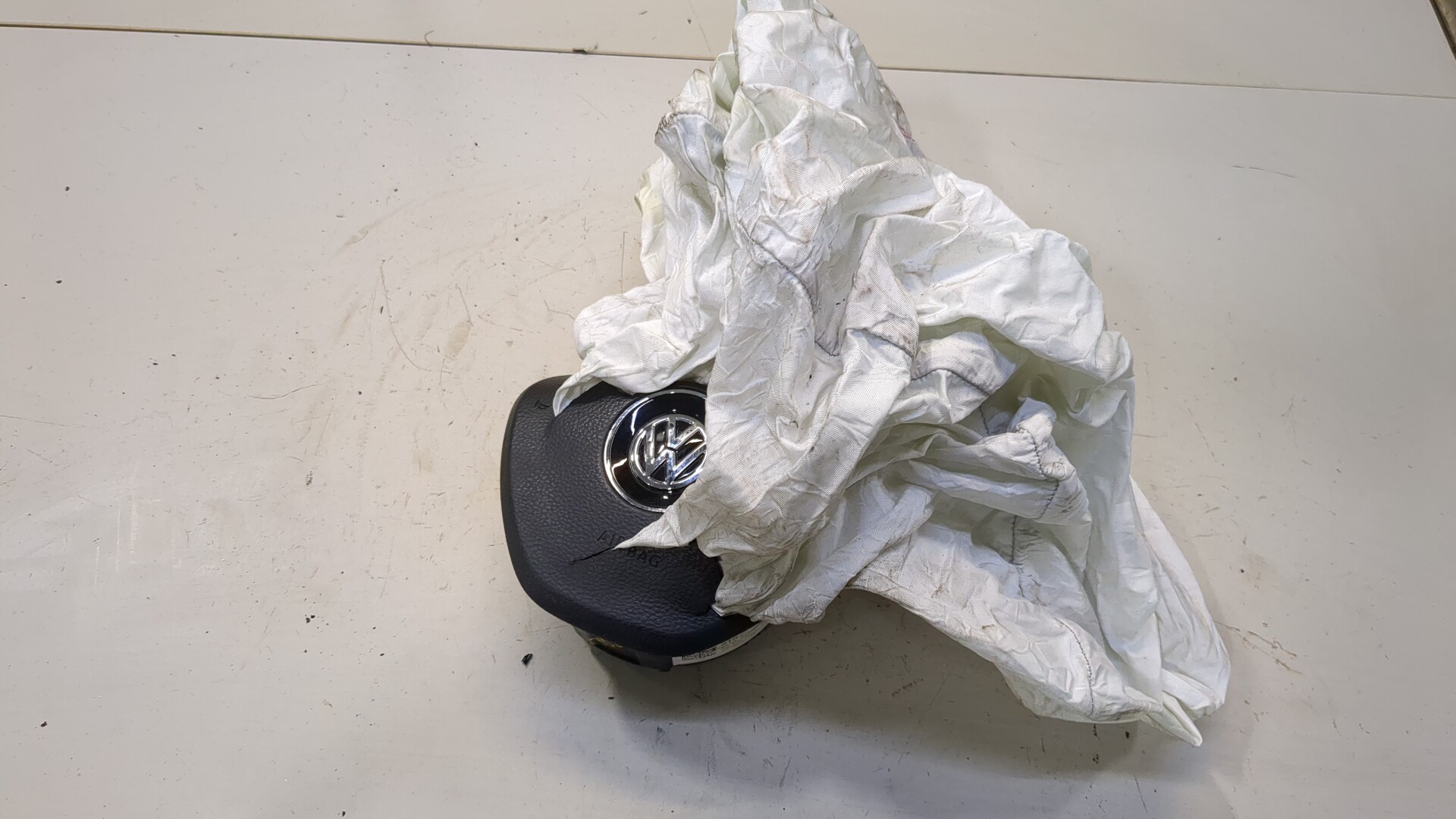 Подушка безопасности в рулевое колесо