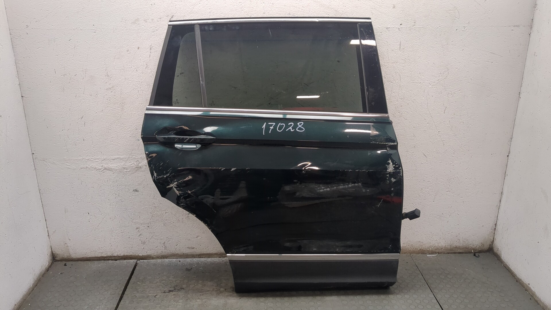 Дверь задняя правая