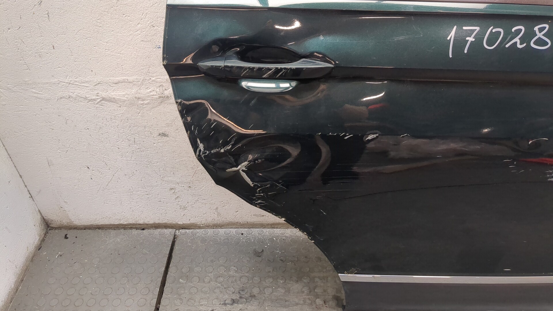 Дверь задняя правая