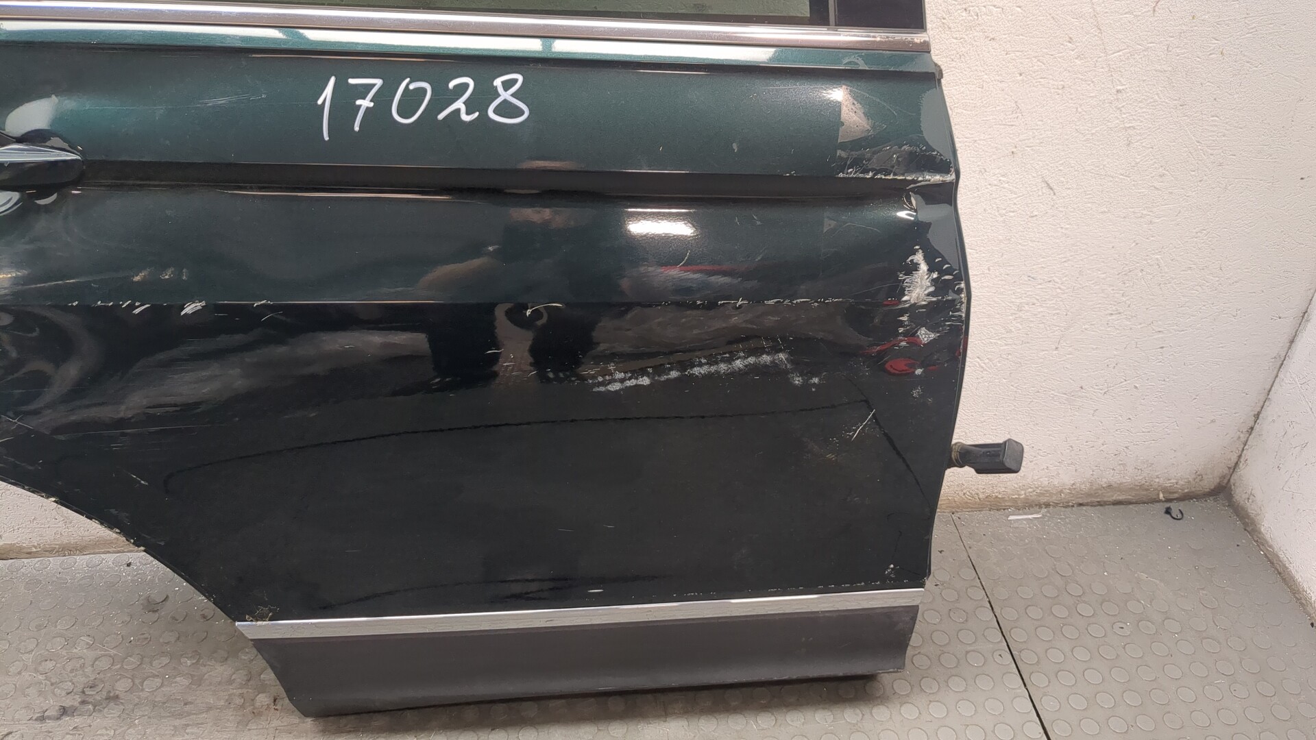 Дверь задняя правая