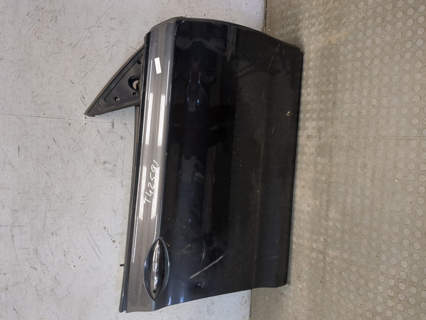 Дверь передняя правая