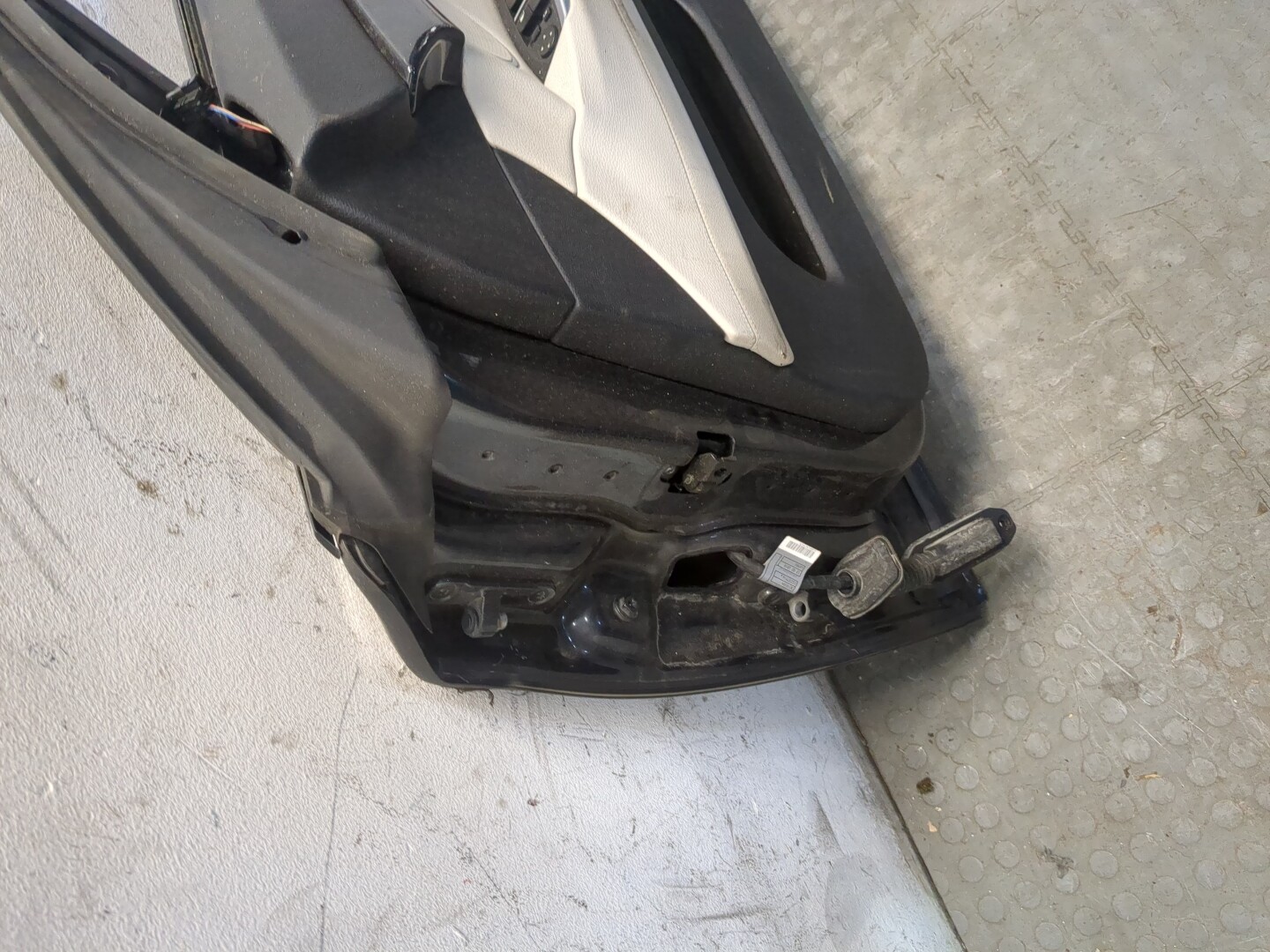 Дверь передняя правая