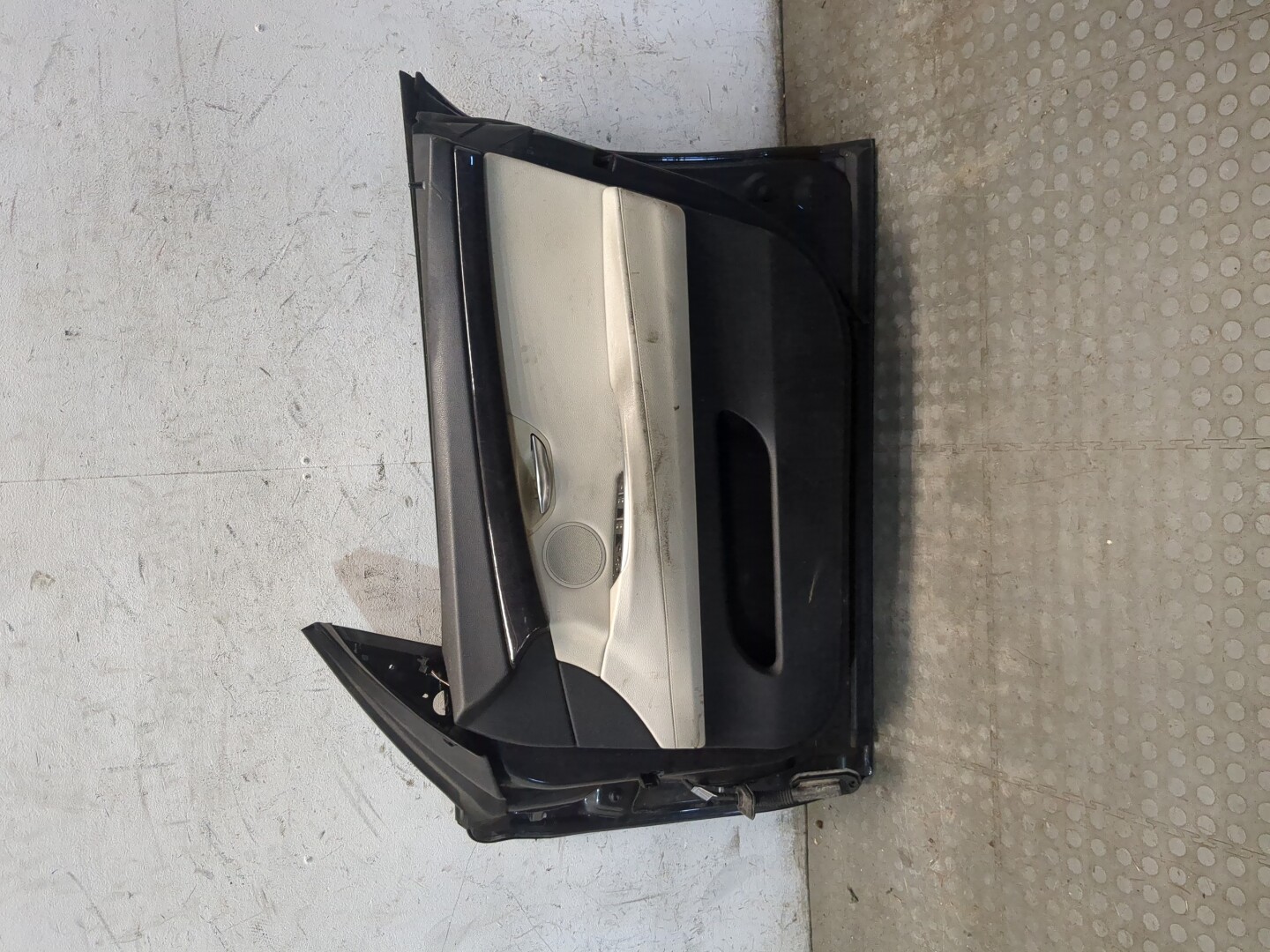 Дверь передняя правая