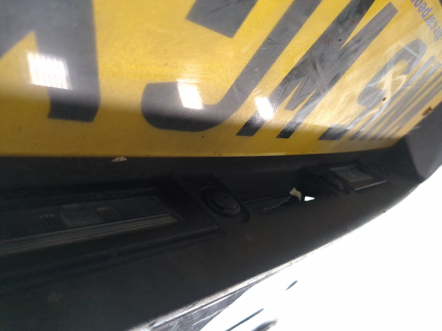 Дверь багажника