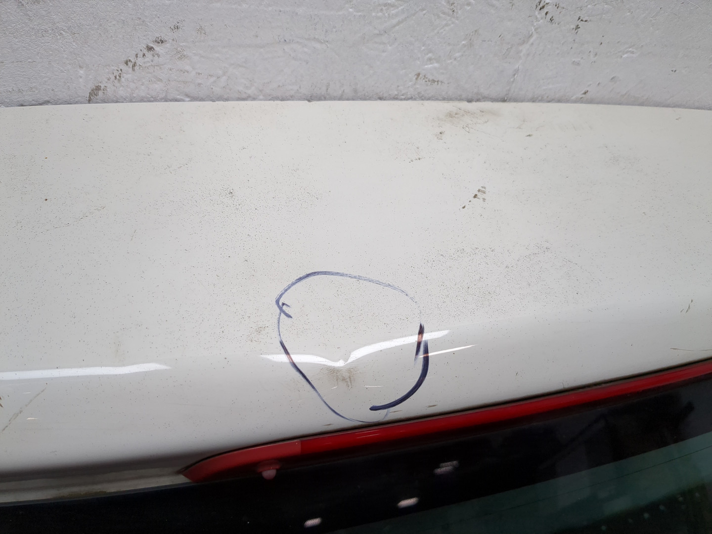 Дверь багажника