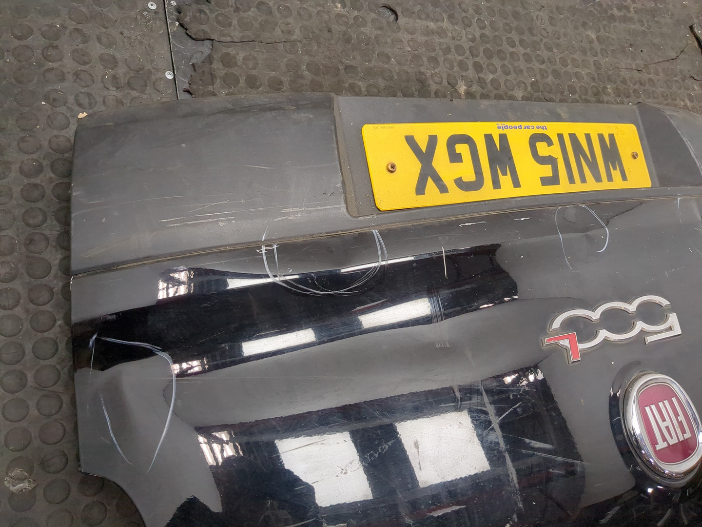 Дверь багажника