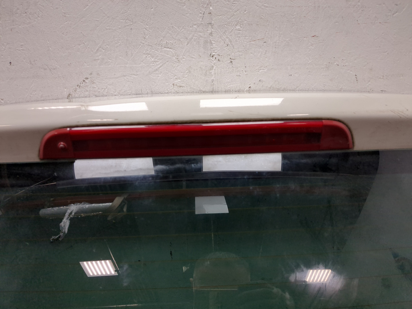 Дверь багажника