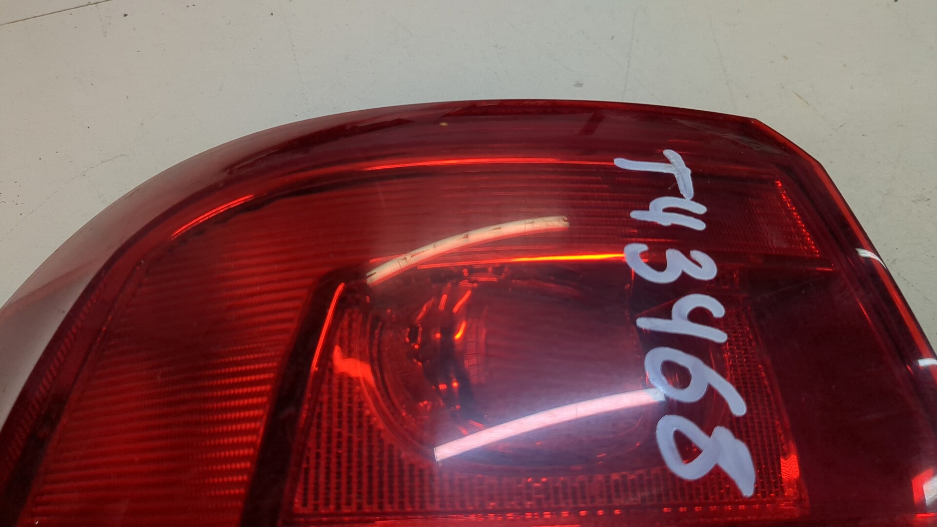 Фонарь задний левый