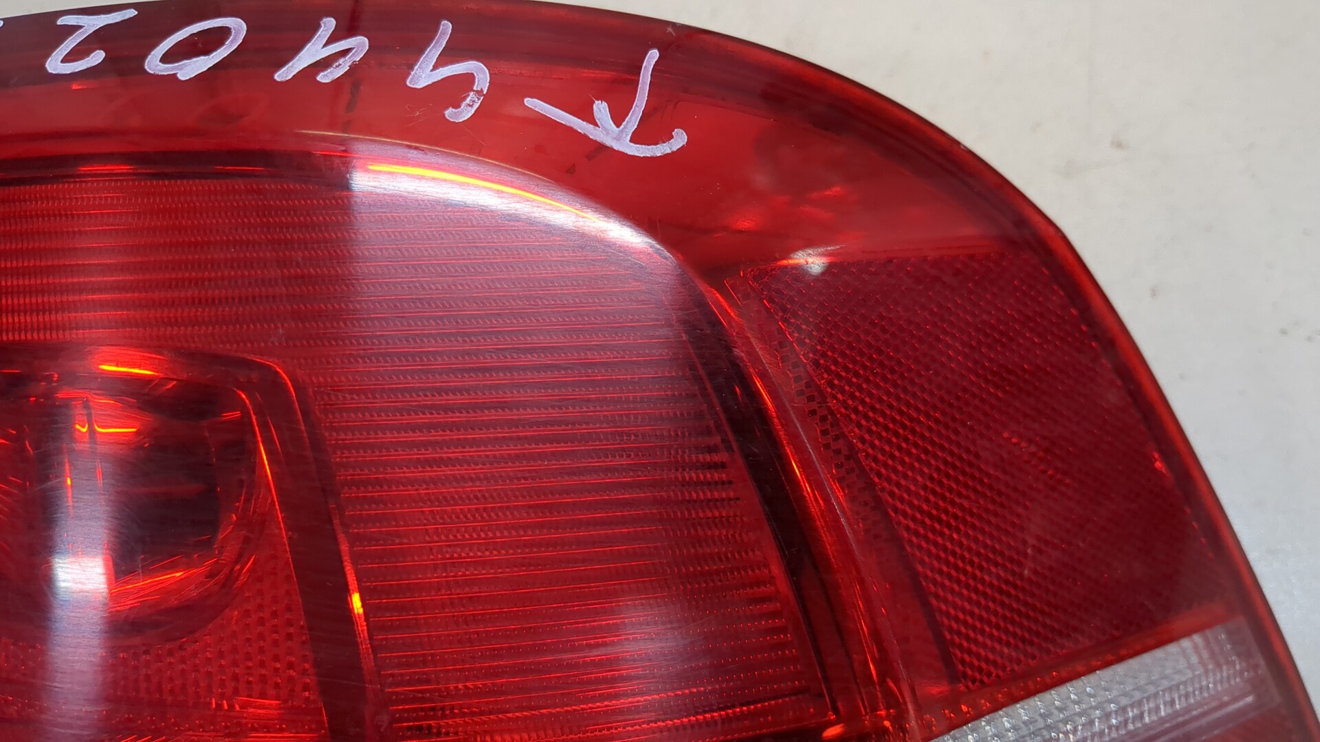 Фонарь задний правый