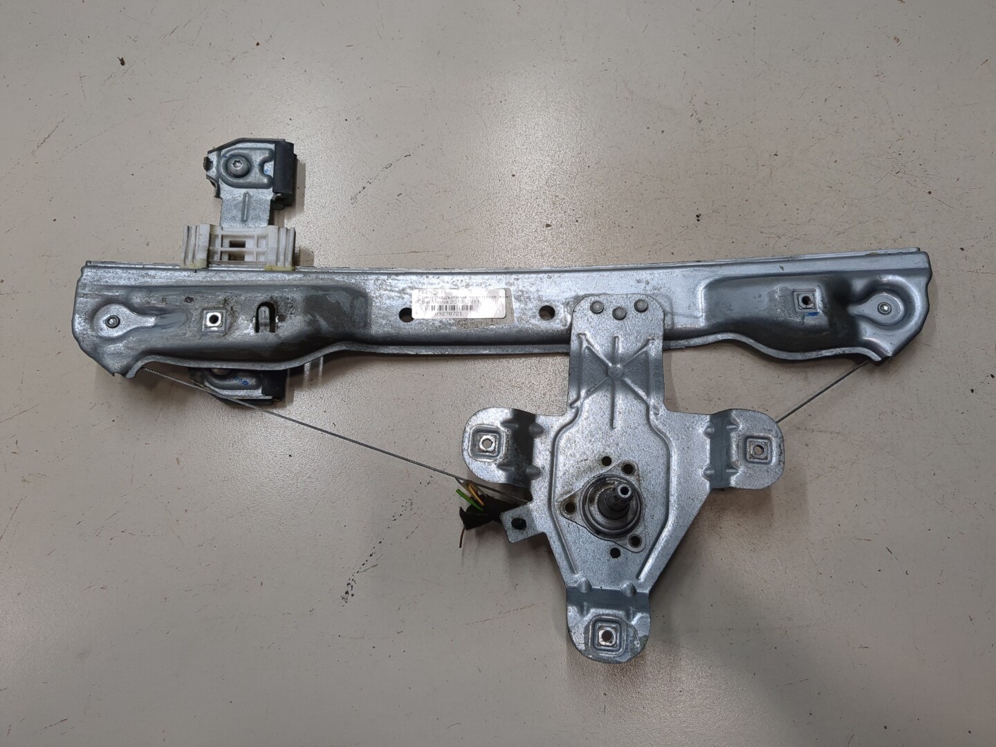 Стеклоподъемник электр. задний левый