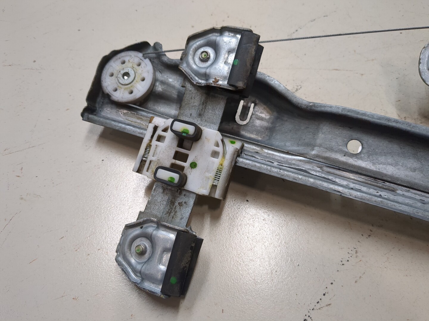 Стеклоподъемник электр. задний левый