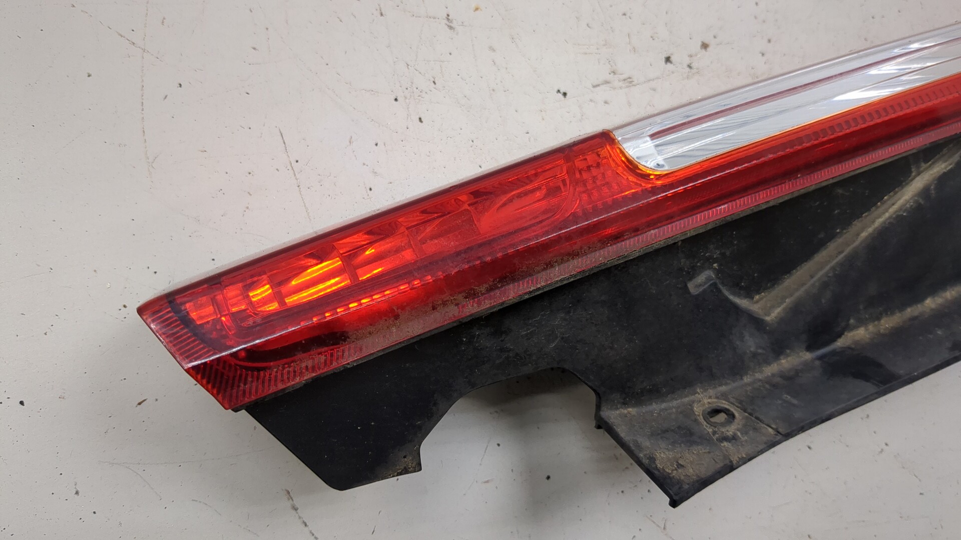 Фонарь задний левый