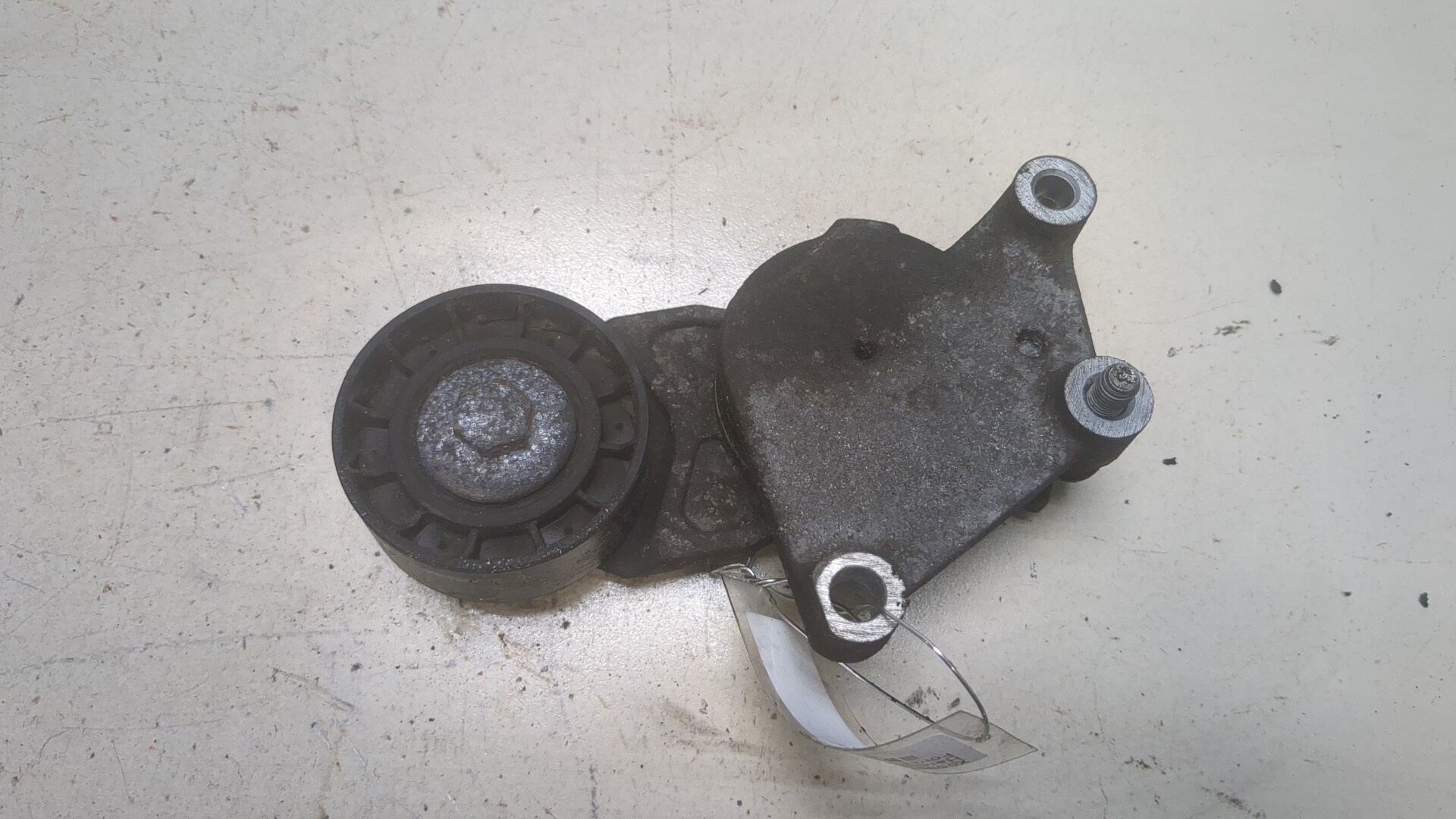 Натяжитель ремня