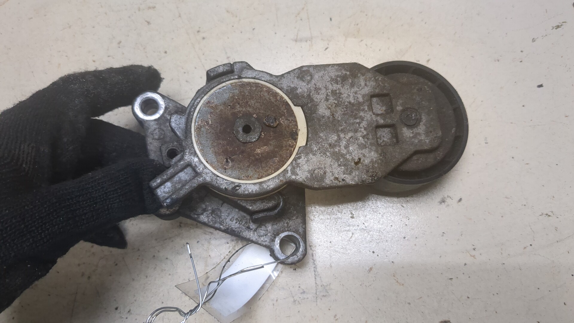 Натяжитель ремня