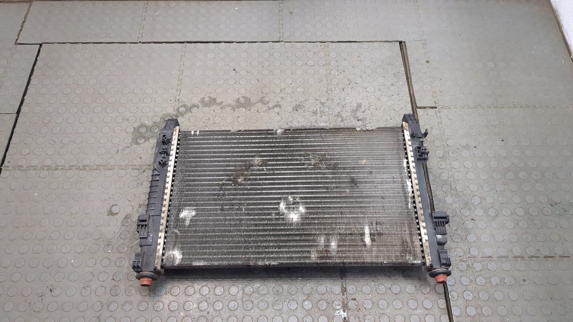 Радиатор охлаждения двигателя основной