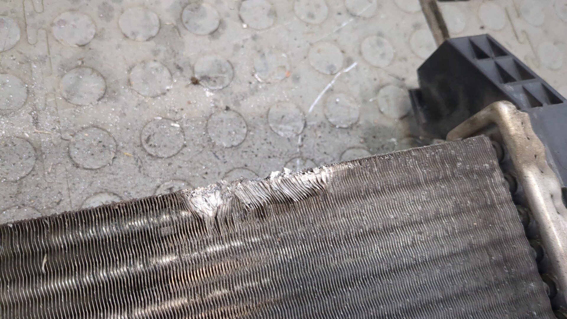 Радиатор охлаждения двигателя основной