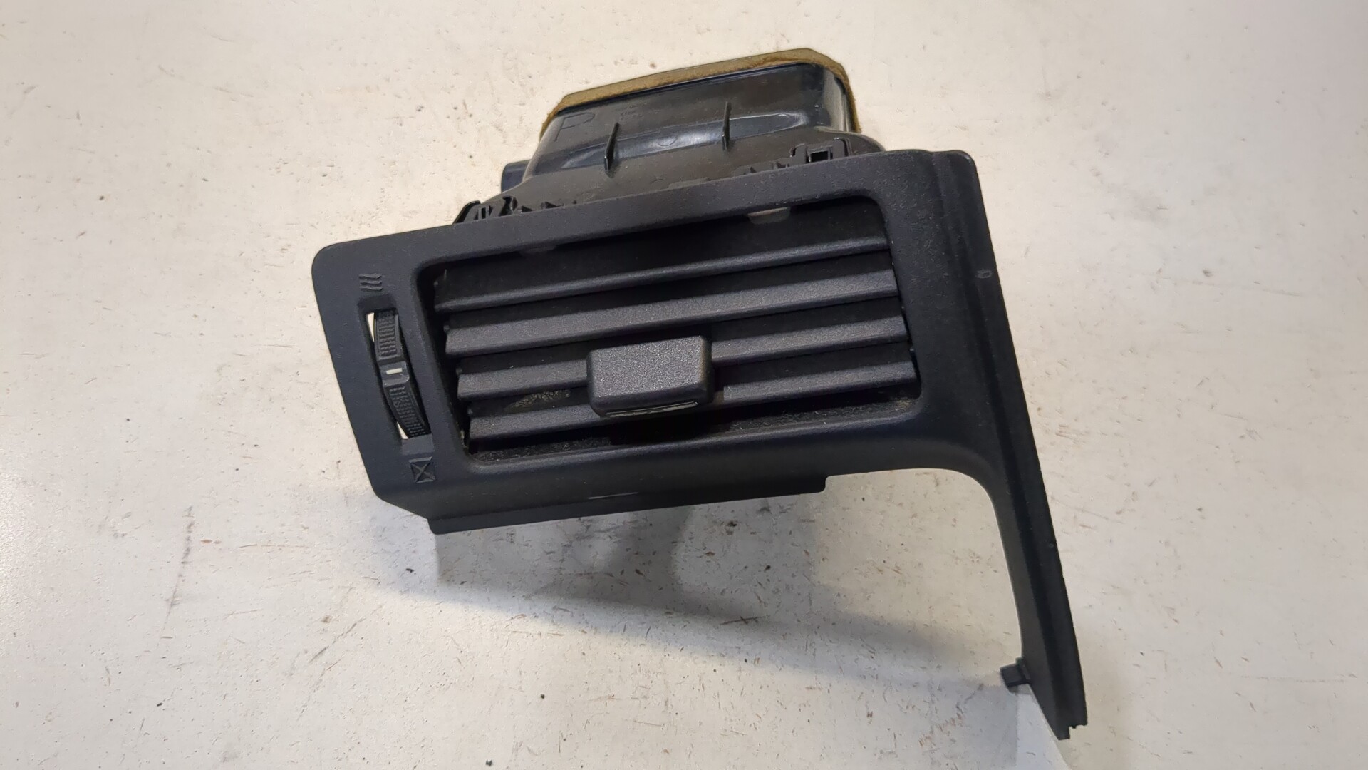 Дефлектор воздушный