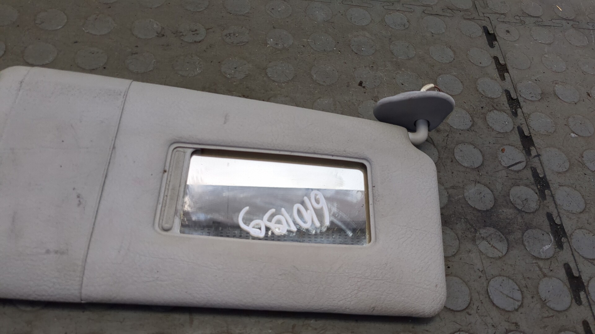 Козырек солнцезащитный