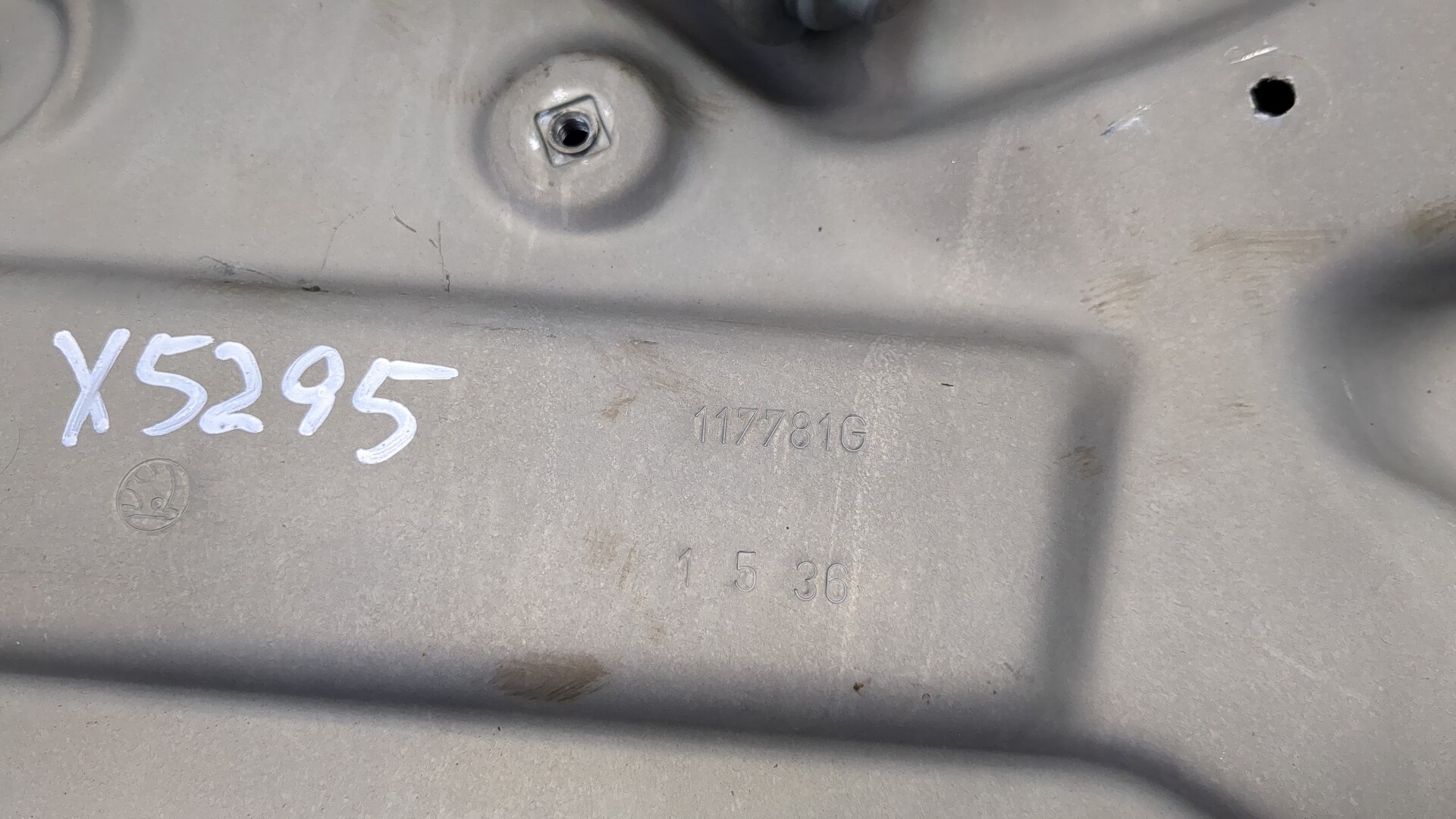 Стеклоподъемник электр. задний левый