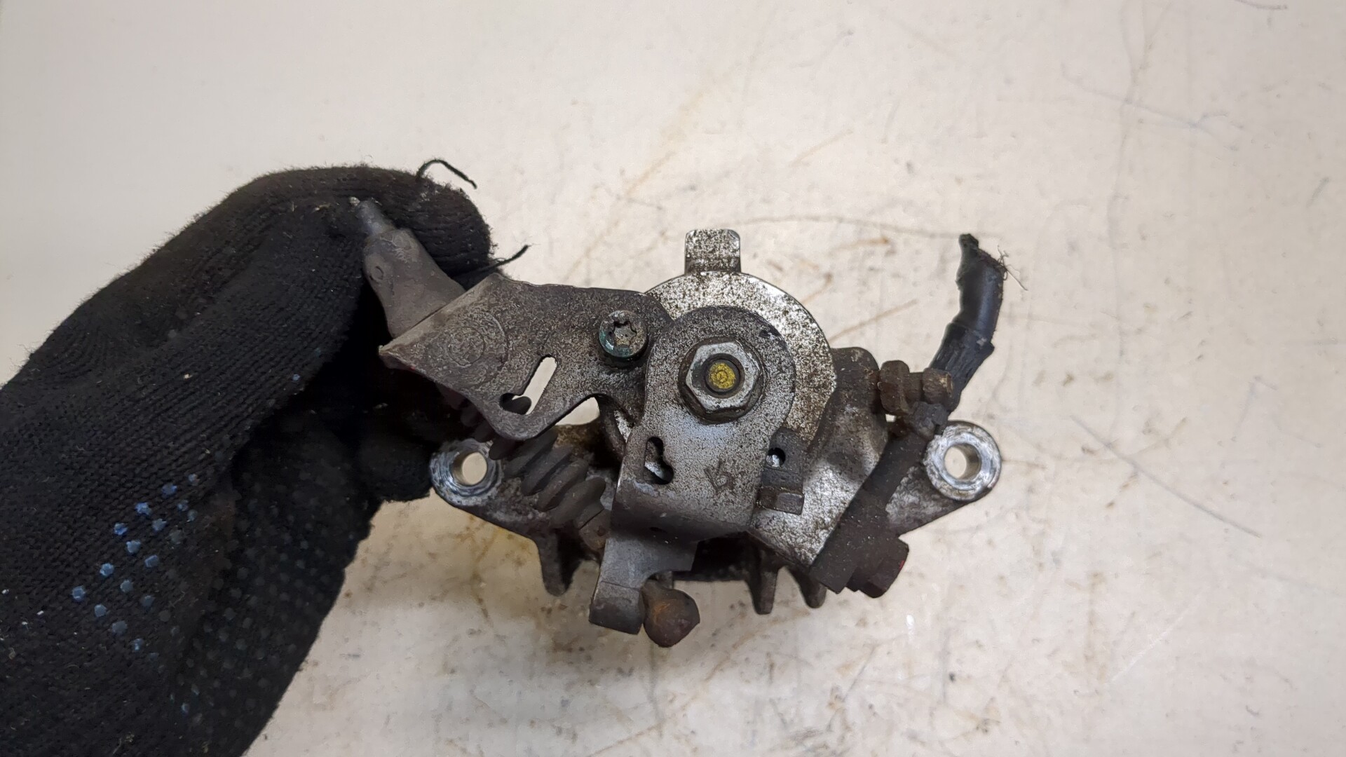 Суппорт задний правый