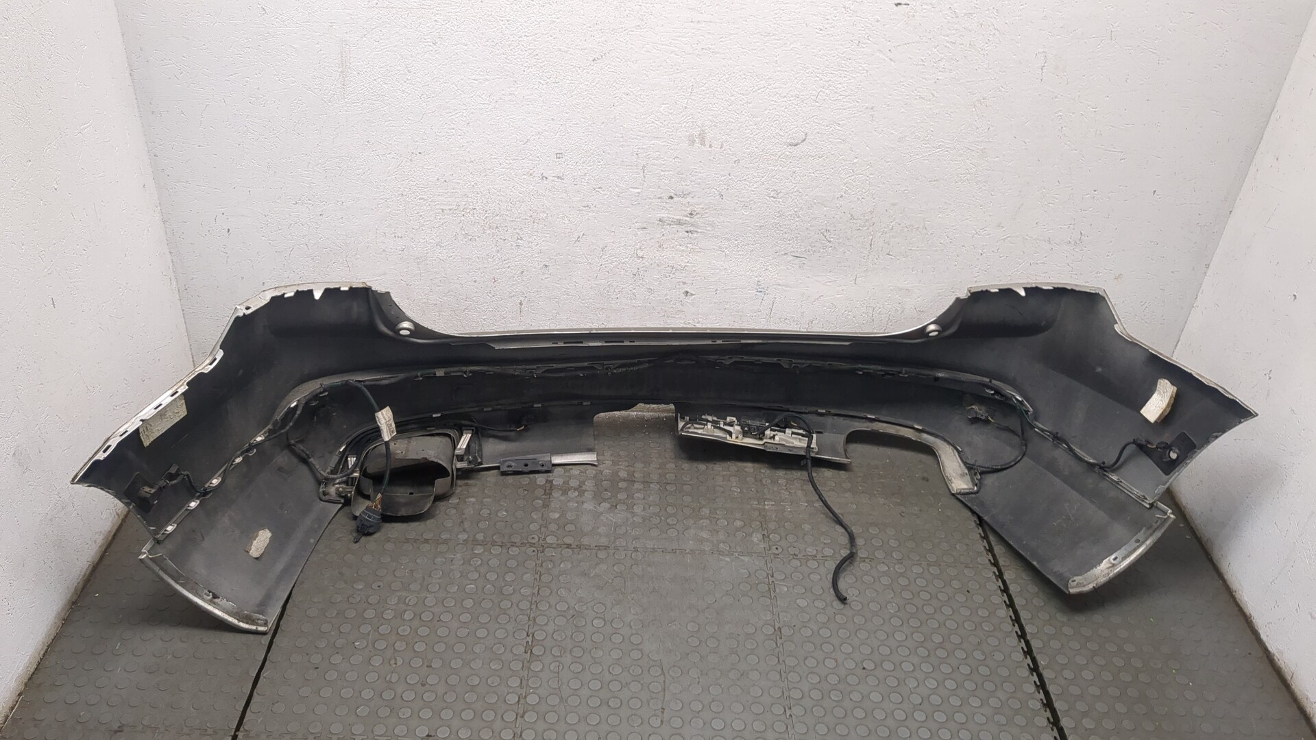 Бампер задний