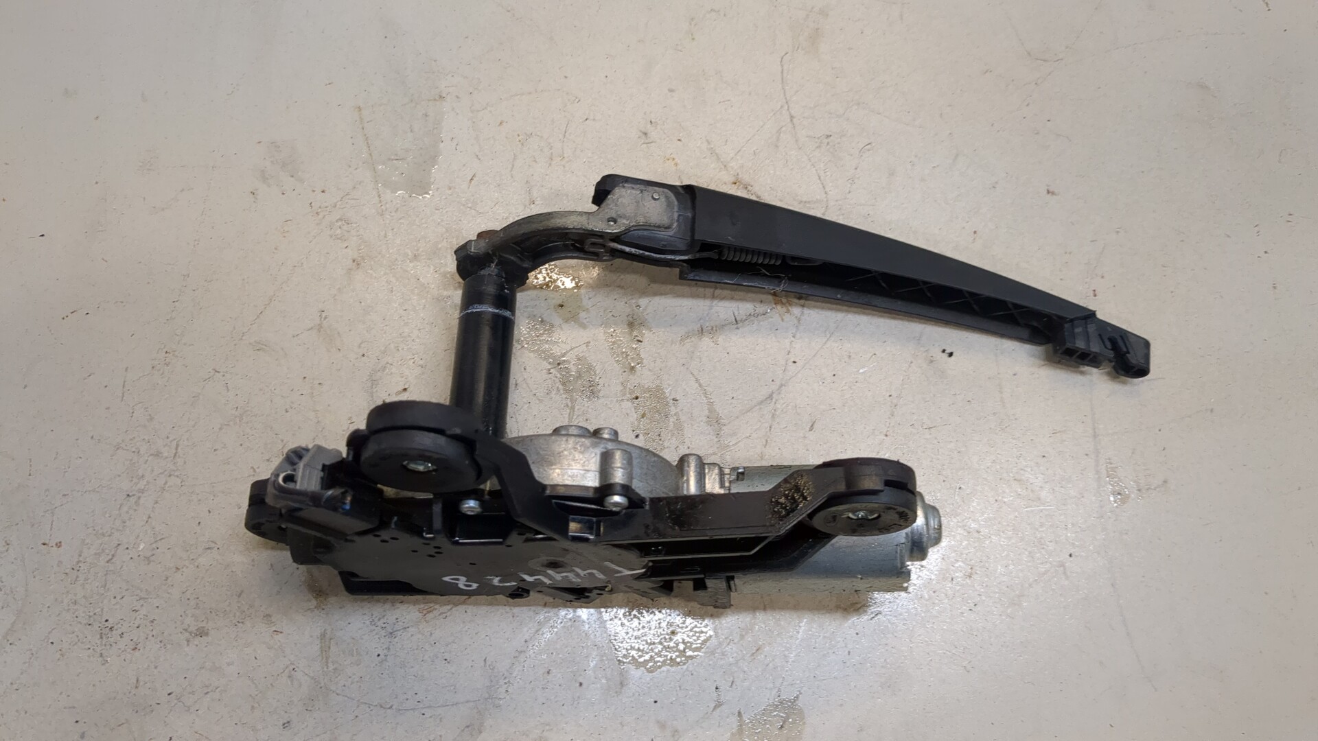 Моторчик стеклоочистителя задний