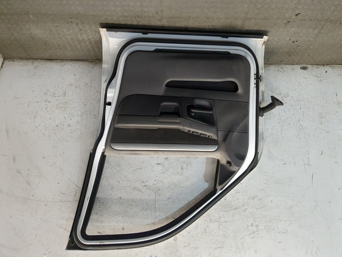 Дверь передняя правая