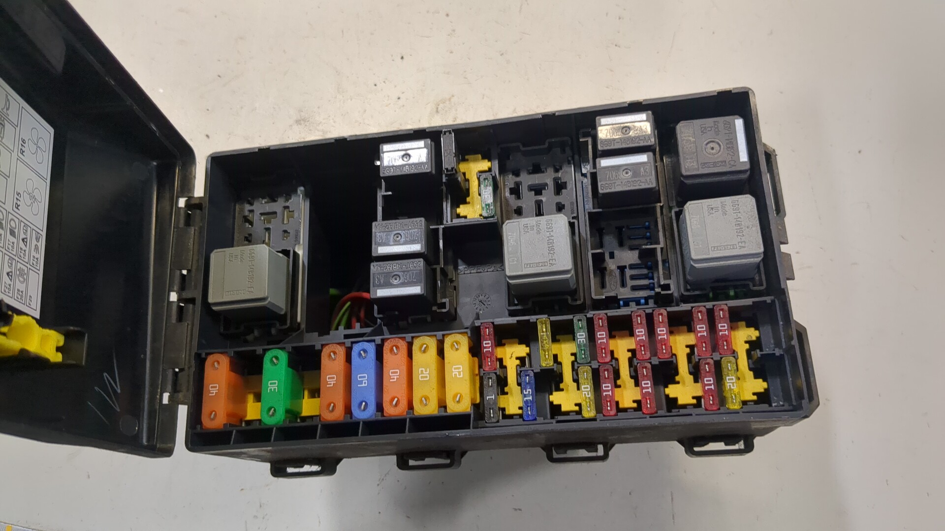 Блок предохранителей