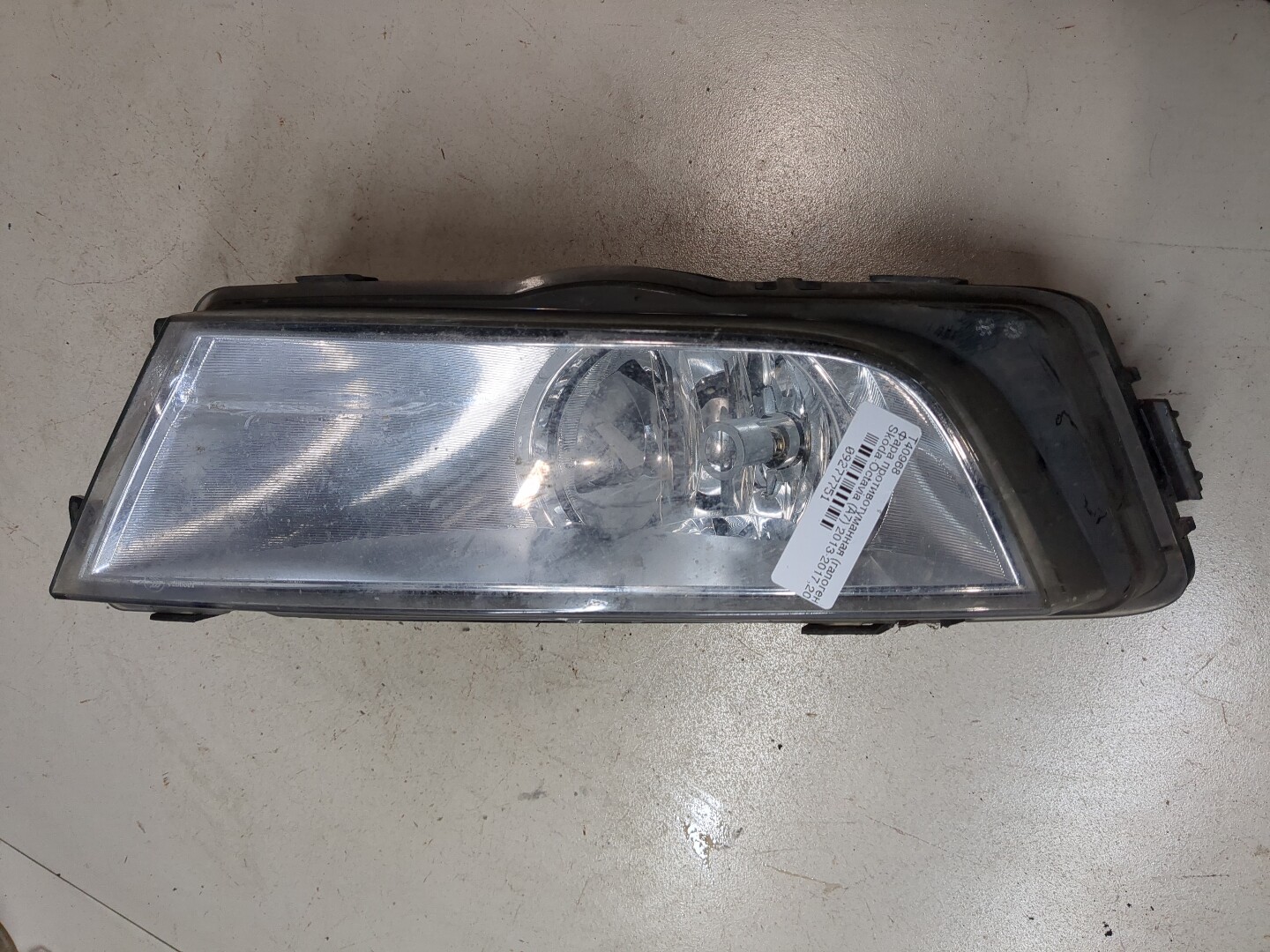 Фара противотуманная правая