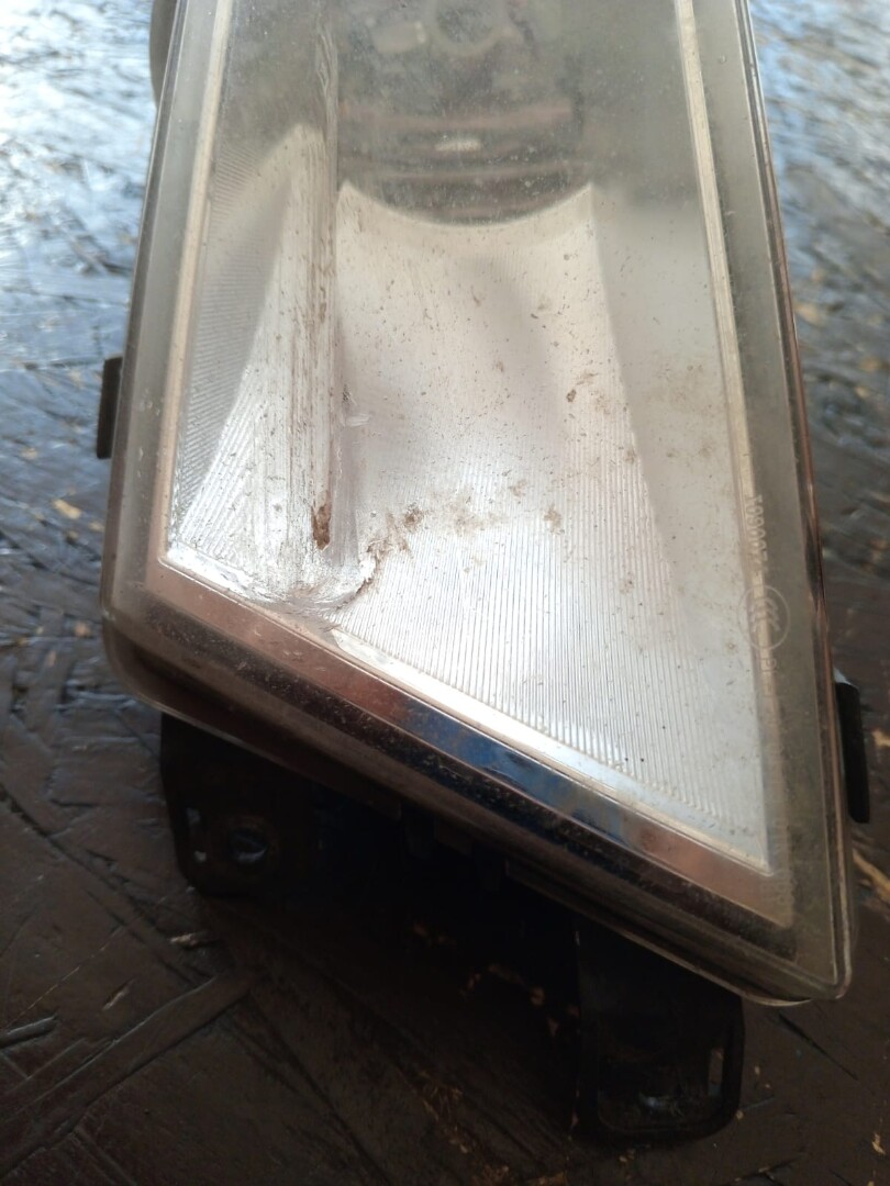 Фара противотуманная правая