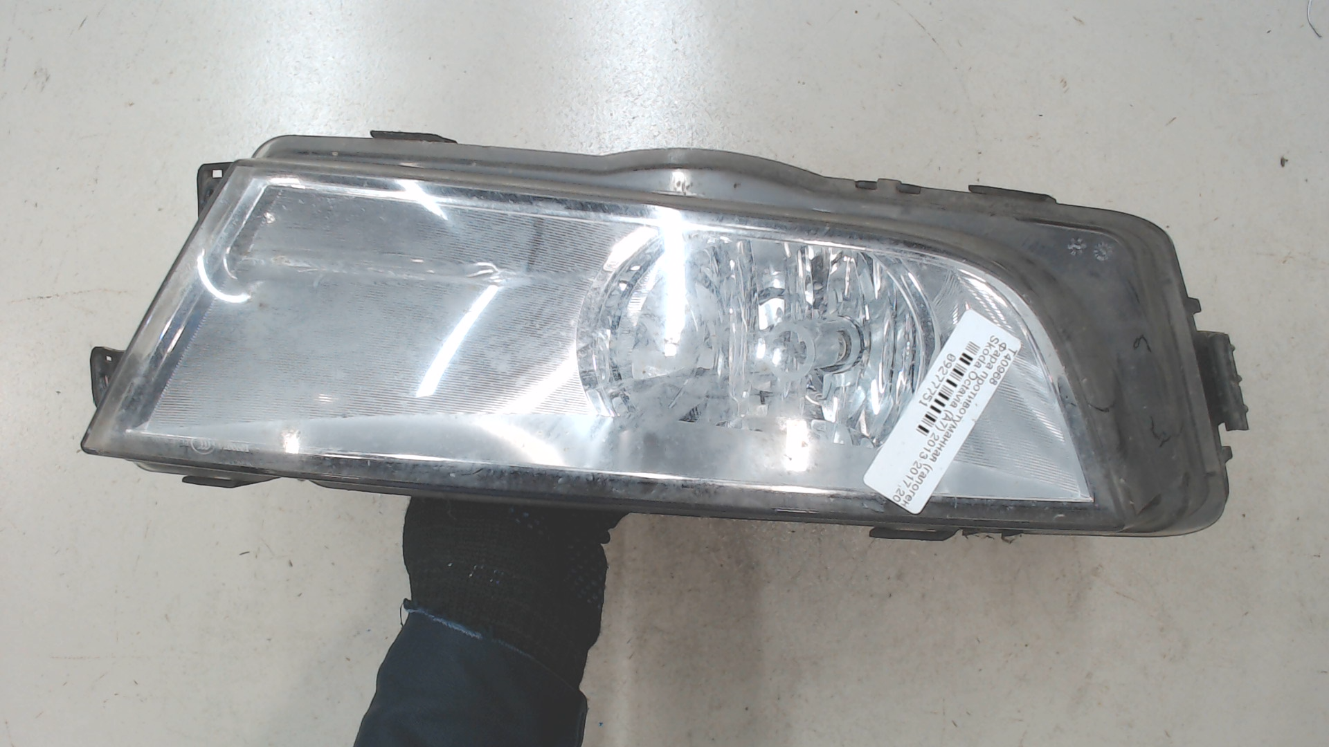 Фара противотуманная правая