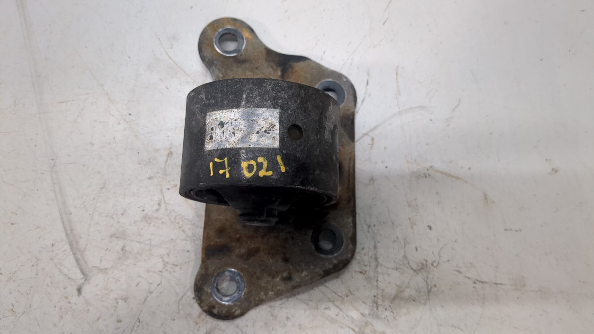 Опора двигателя