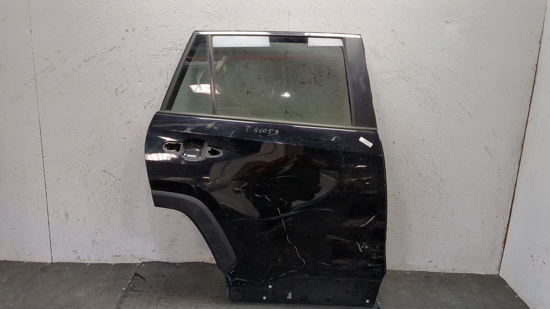 Дверь задняя правая