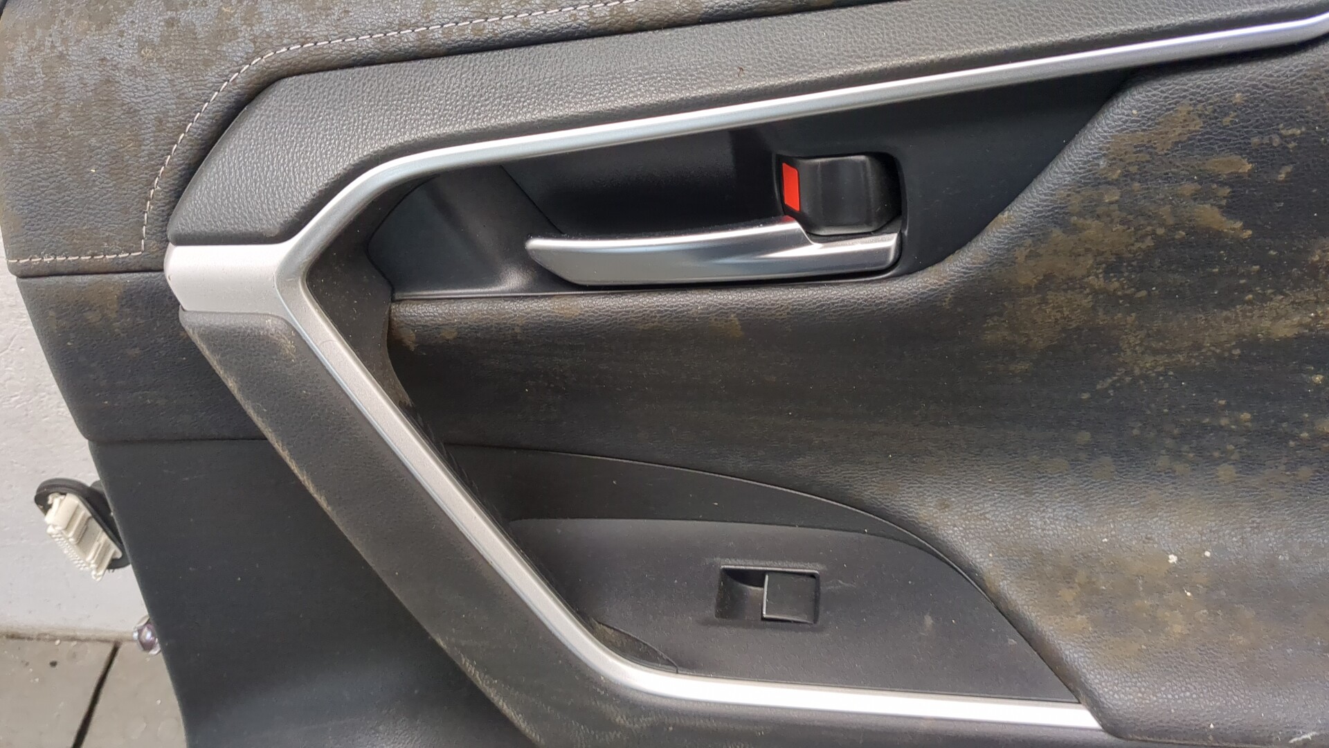 Дверь задняя правая