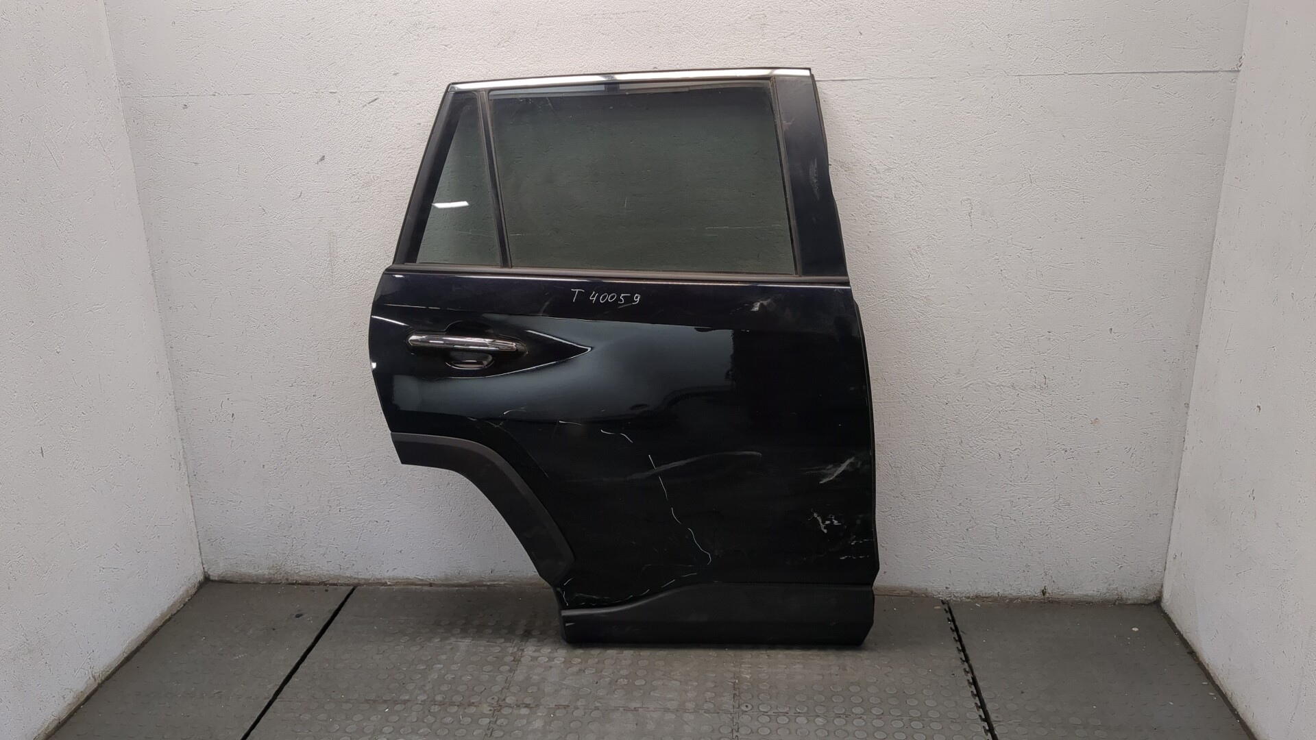 Дверь задняя правая