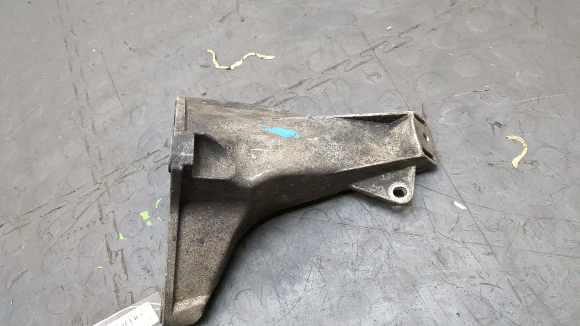 Кронштейн двигателя