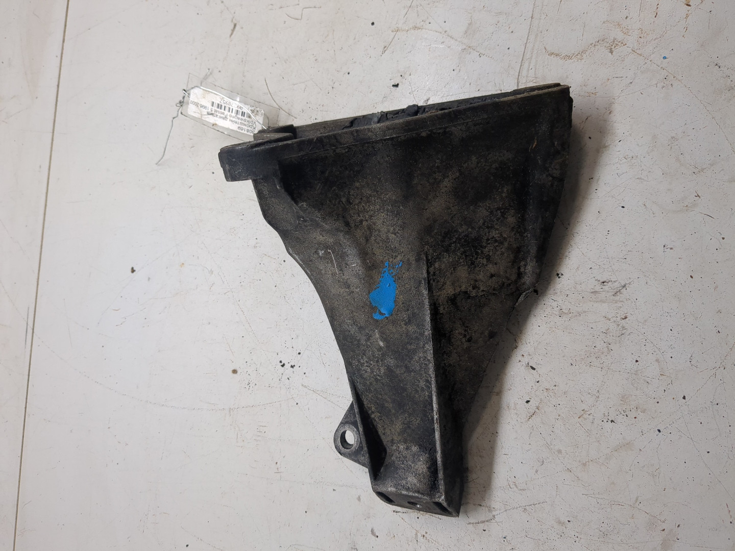 Кронштейн двигателя