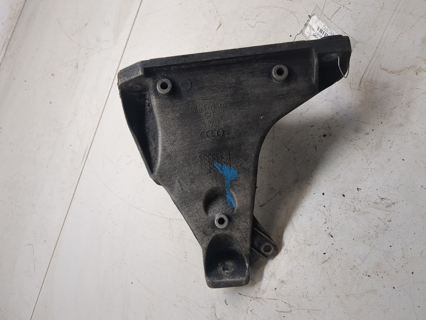 Кронштейн двигателя