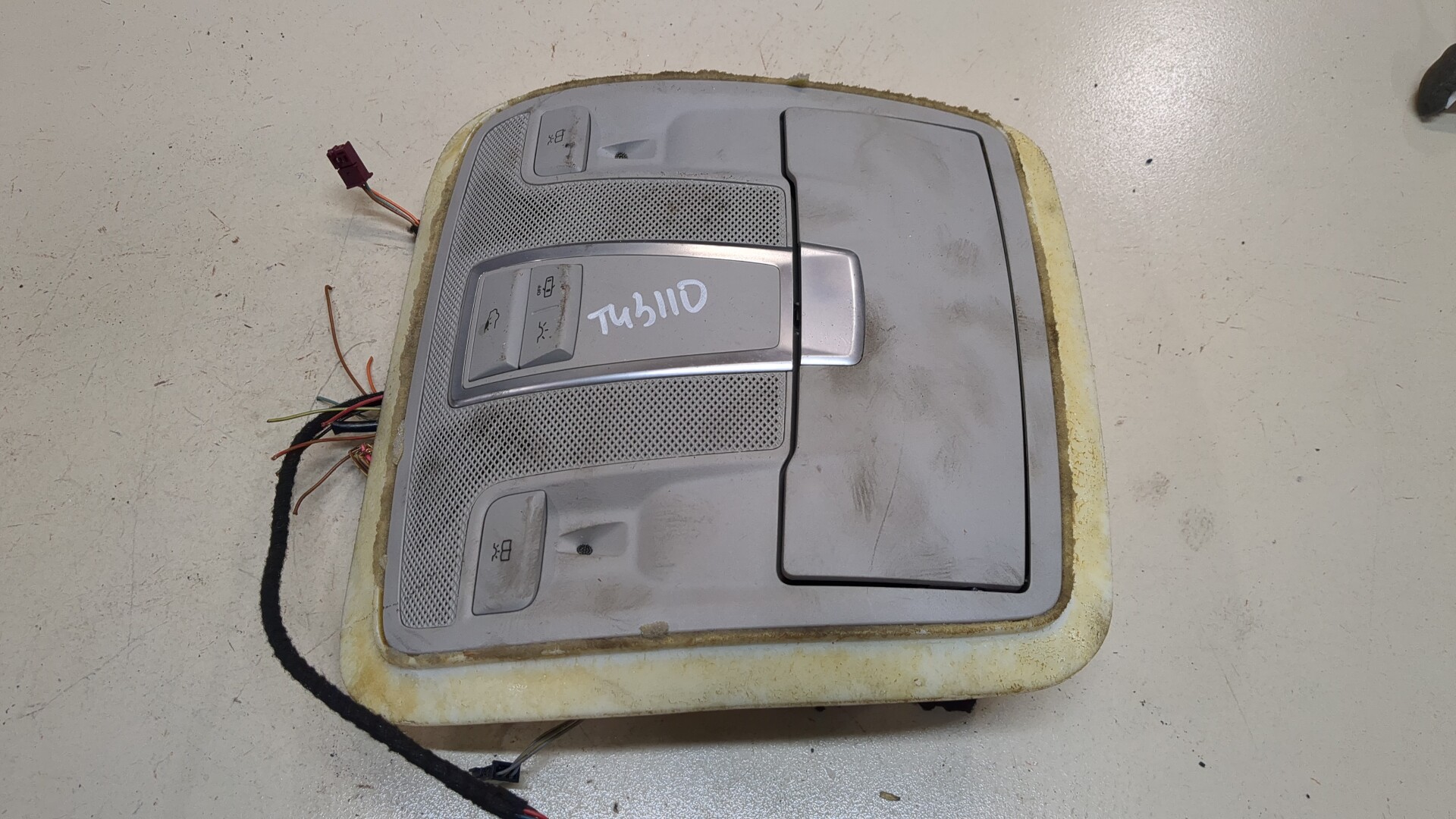 Плафон салонный